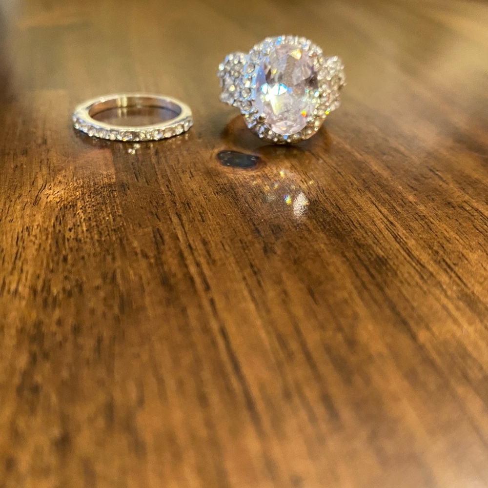 Stunning Oval Shape CZ Center Stone &Eternity Band - Picture 6 of 6